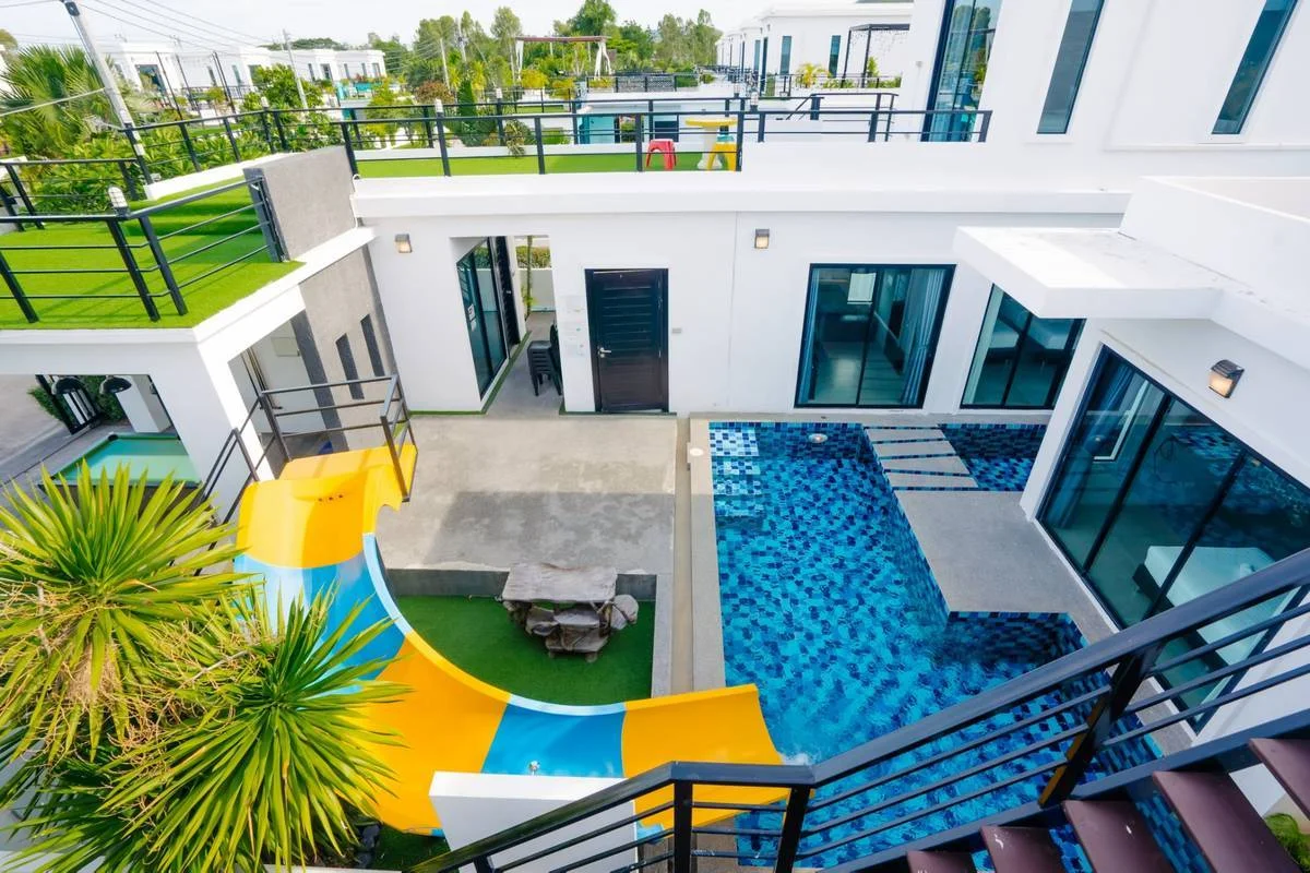 Modern Life Pool Villa บ้านพักพูลวิลล่าหัวหิน สระว่ายน้ำส่วนตัว สไลเดอร์ 7 ห้องนอน